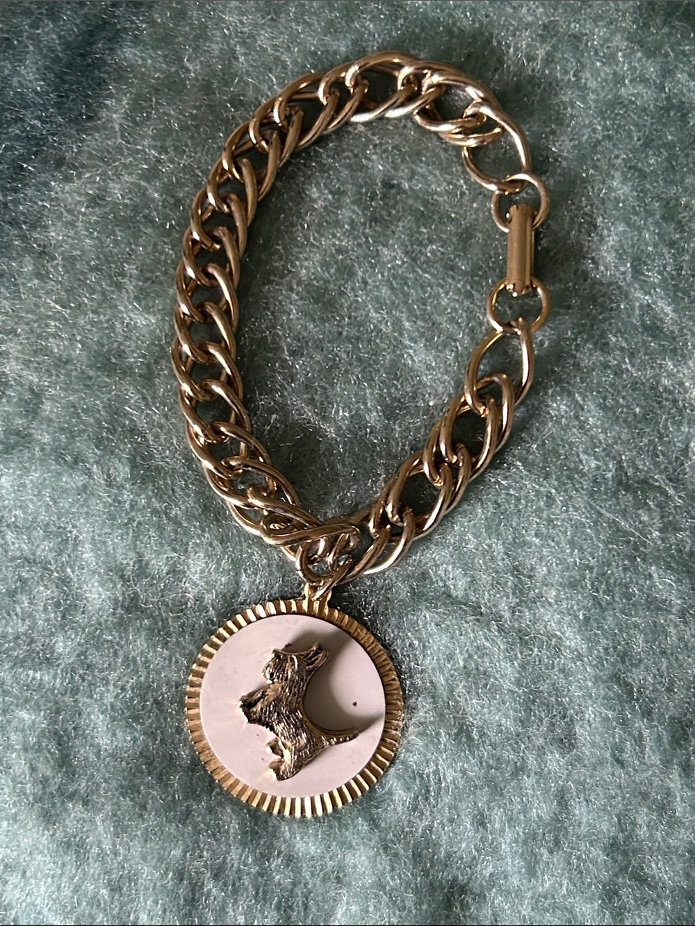 Vintage John Wind RARE “Scotty” Large Medallion Charm Bracelet - Picture 14 of 16